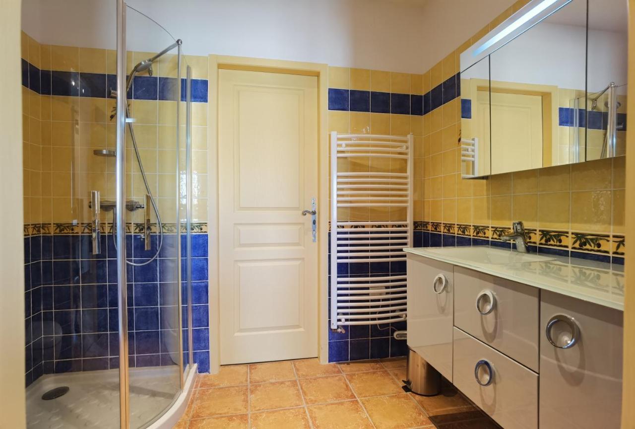 Le Clos Des Consuls Tarascona Esterno foto