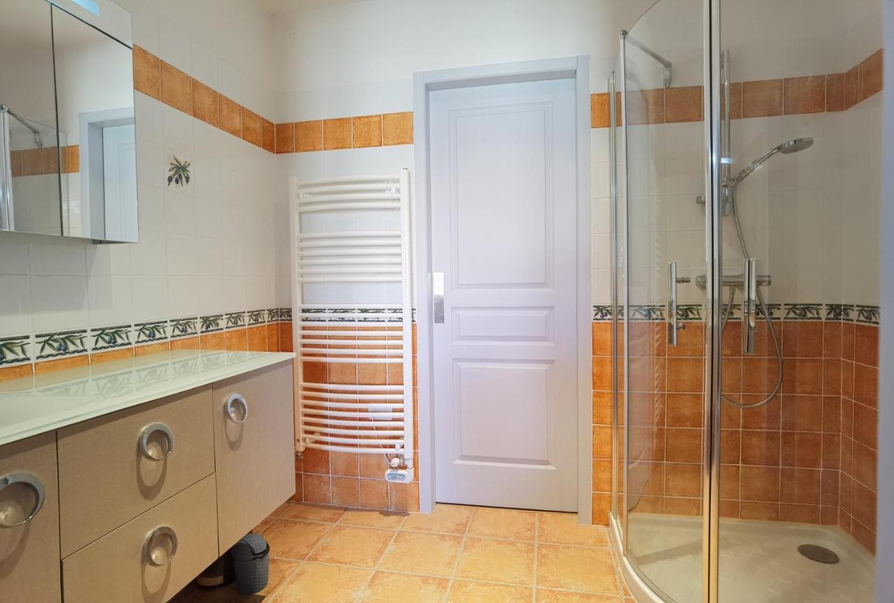 Le Clos Des Consuls Tarascona Esterno foto