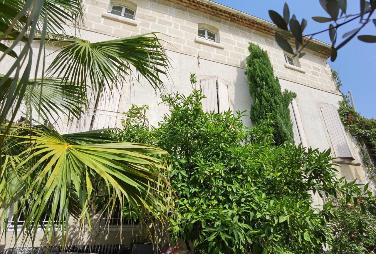 Le Clos Des Consuls Tarascona Esterno foto
